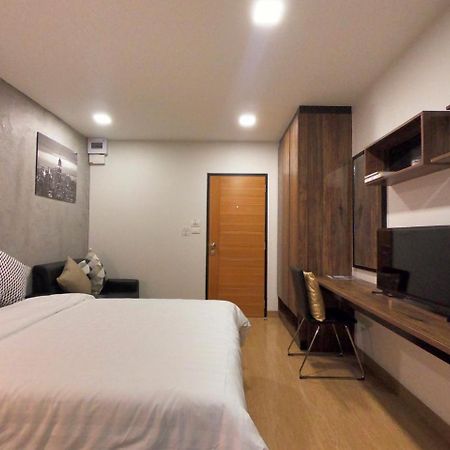 Tata House Aparthotel Bangkok Exterior foto