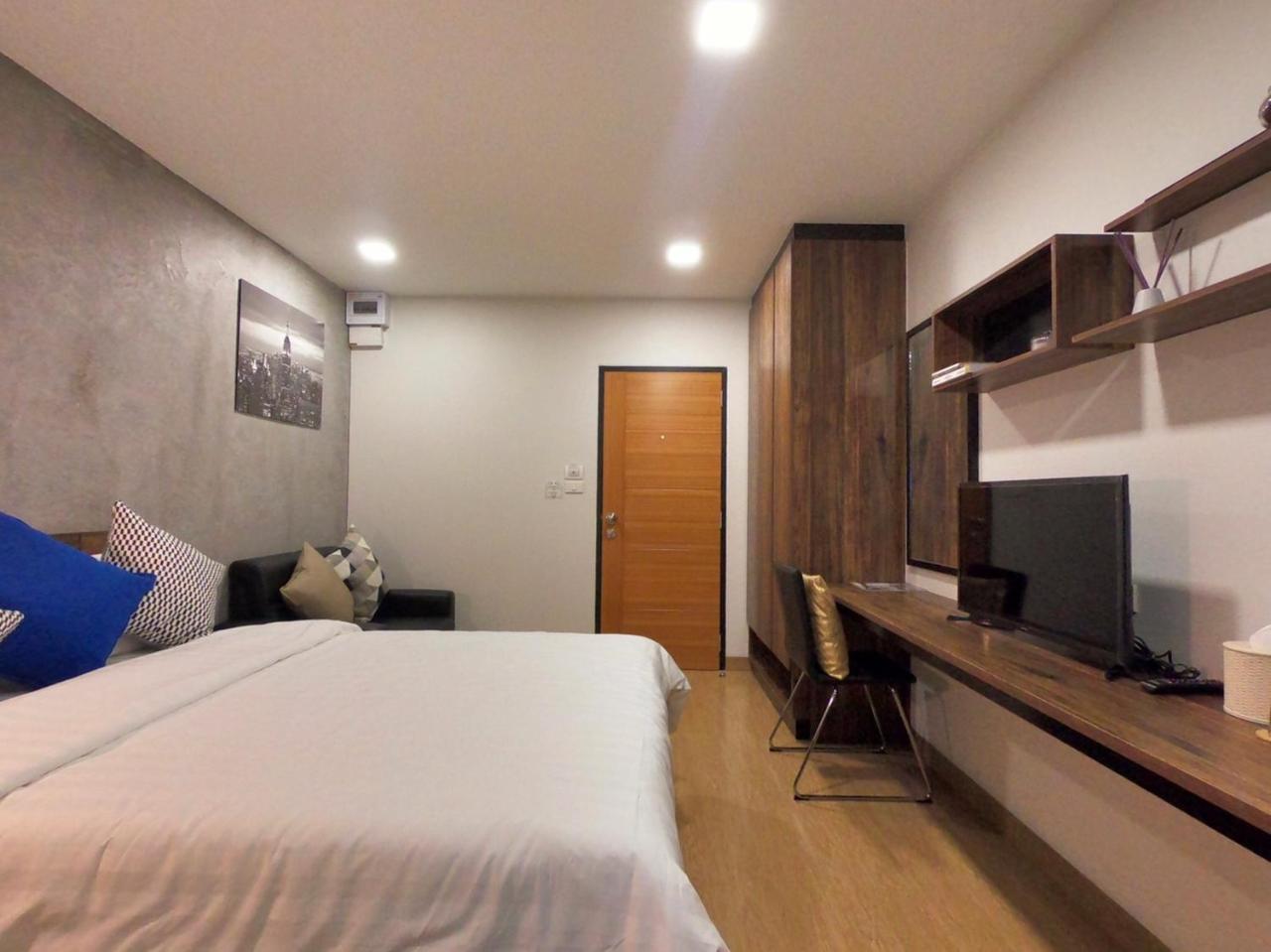 Tata House Aparthotel Bangkok Exterior foto